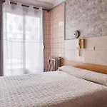 De La Comete 2* Paris