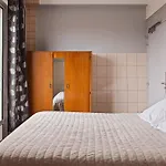 De La Comete 2* Paris