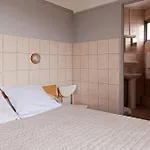 Hotel De La Comete Paris