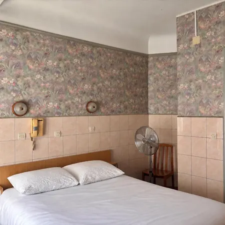 Hotel De La Comète
