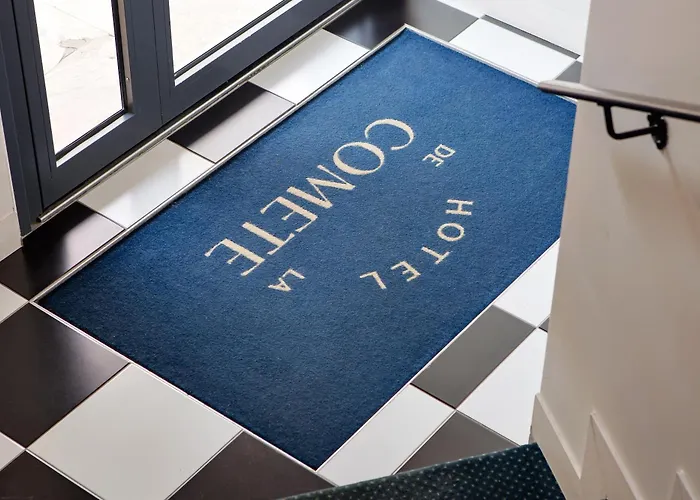 ホテル De La Comete パリ