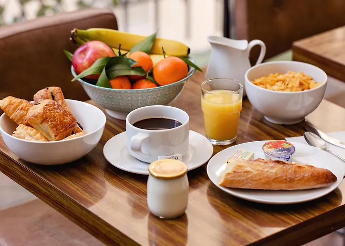 ホテル De La Comete パリ