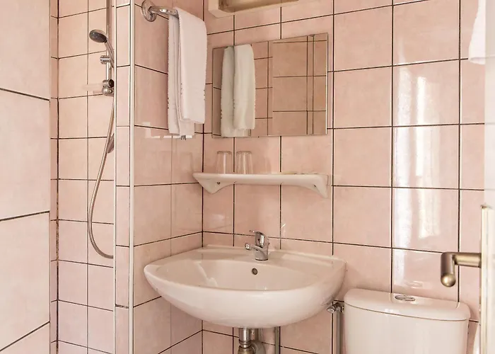 ホテル De La Comete パリ